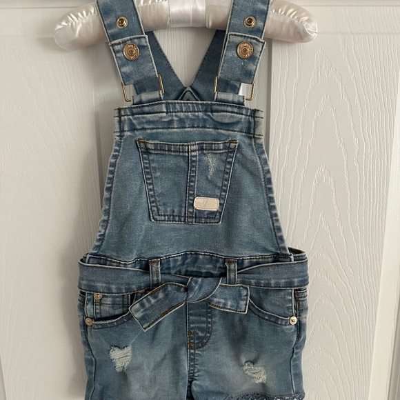 7 for all Mankind Toddler Girls Overall Shorts with Lace detail size 18 M - Picture 2 of 8